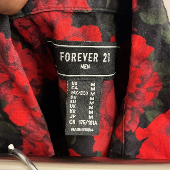 Forever 21 | Floral Short Sleeve Button Down - Picture 2 of 2